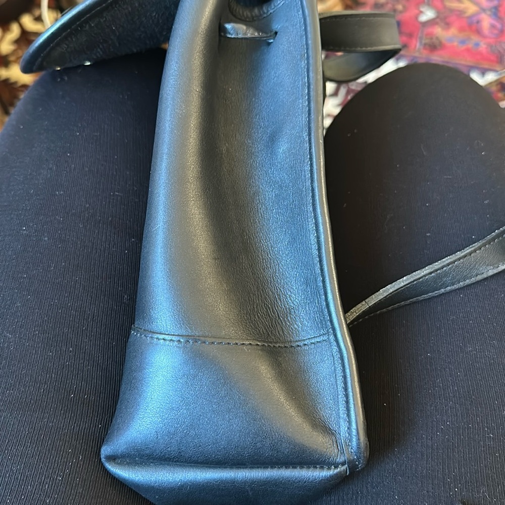 Vintage Authentic Black Leather Classic Coach Small Daypack - Picture 4 of 5